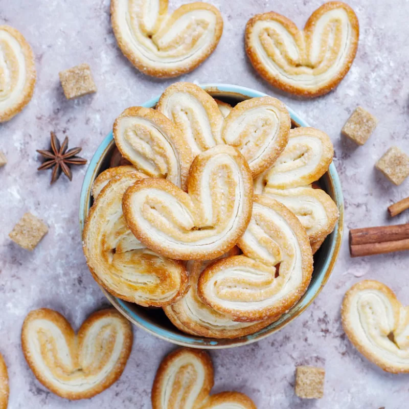 עוגיות אוזני פיל עם סוכר וקינמון